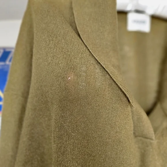 KHAITE Elsia Oversize Cashmere Polo Sweater - Picture 6 of 10